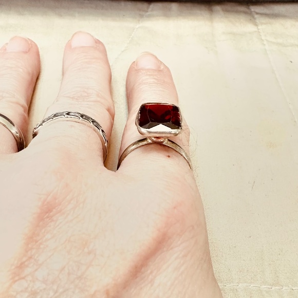 925 Sterling Silver Plated Ring Red Topaz Faceted & Bezel Set Rectangular - Picture 4 of 15